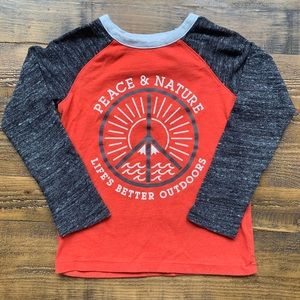Old Navy Boys 5T Long Sleeve Tee